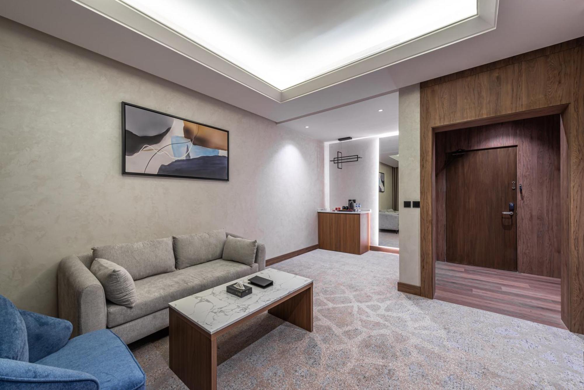 Voyage Hotel & Suites Riyad Extérieur photo