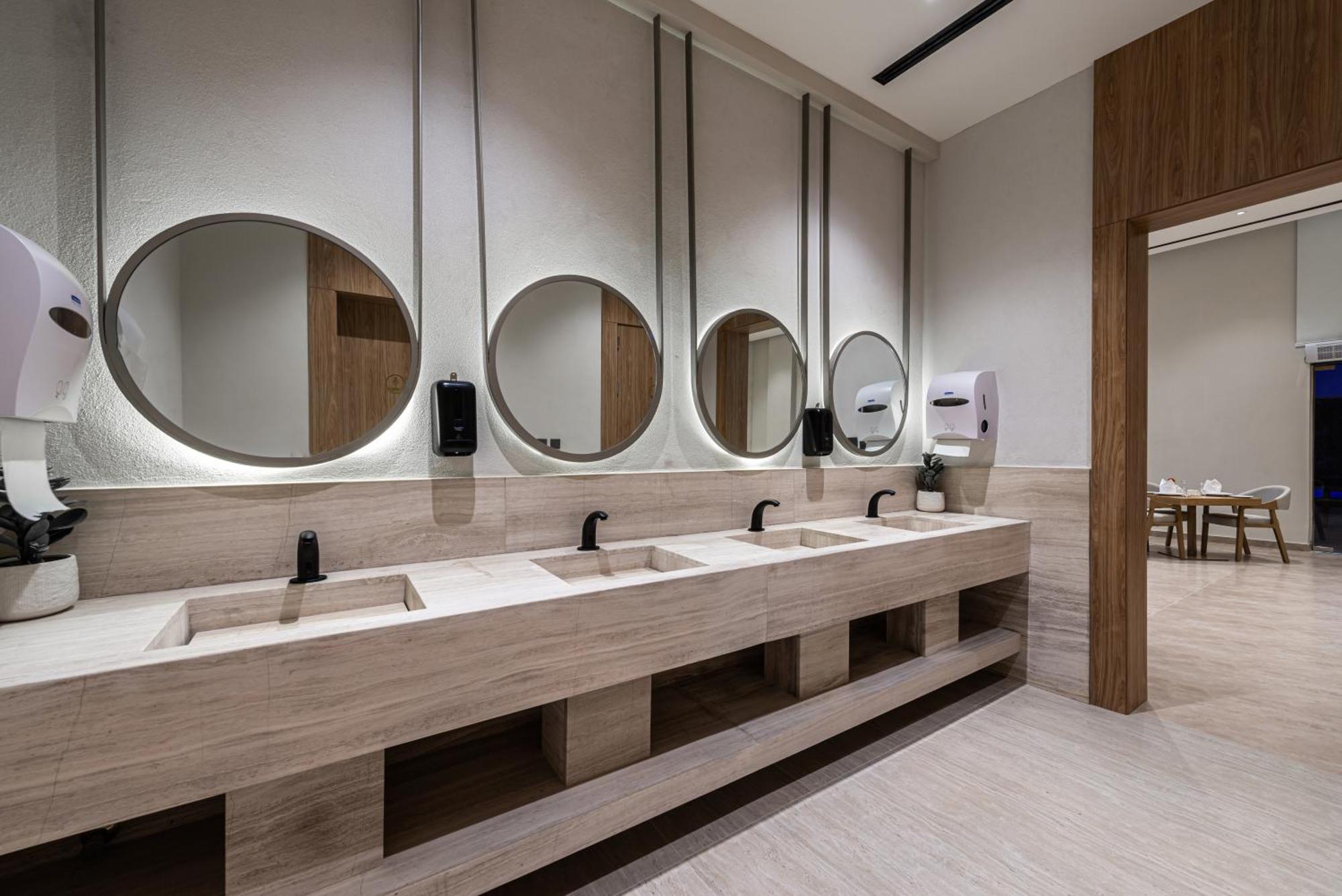 Voyage Hotel & Suites Riyad Extérieur photo