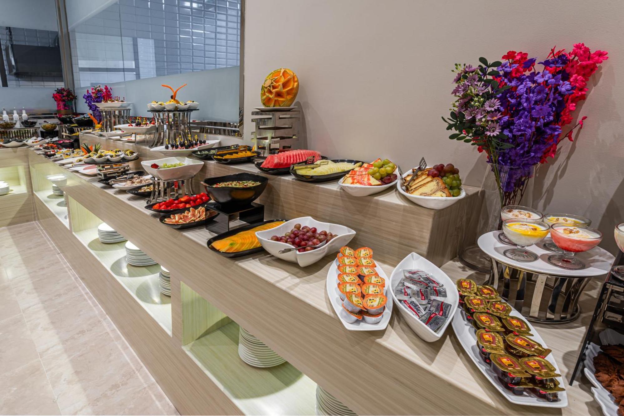 Voyage Hotel & Suites Riyad Extérieur photo