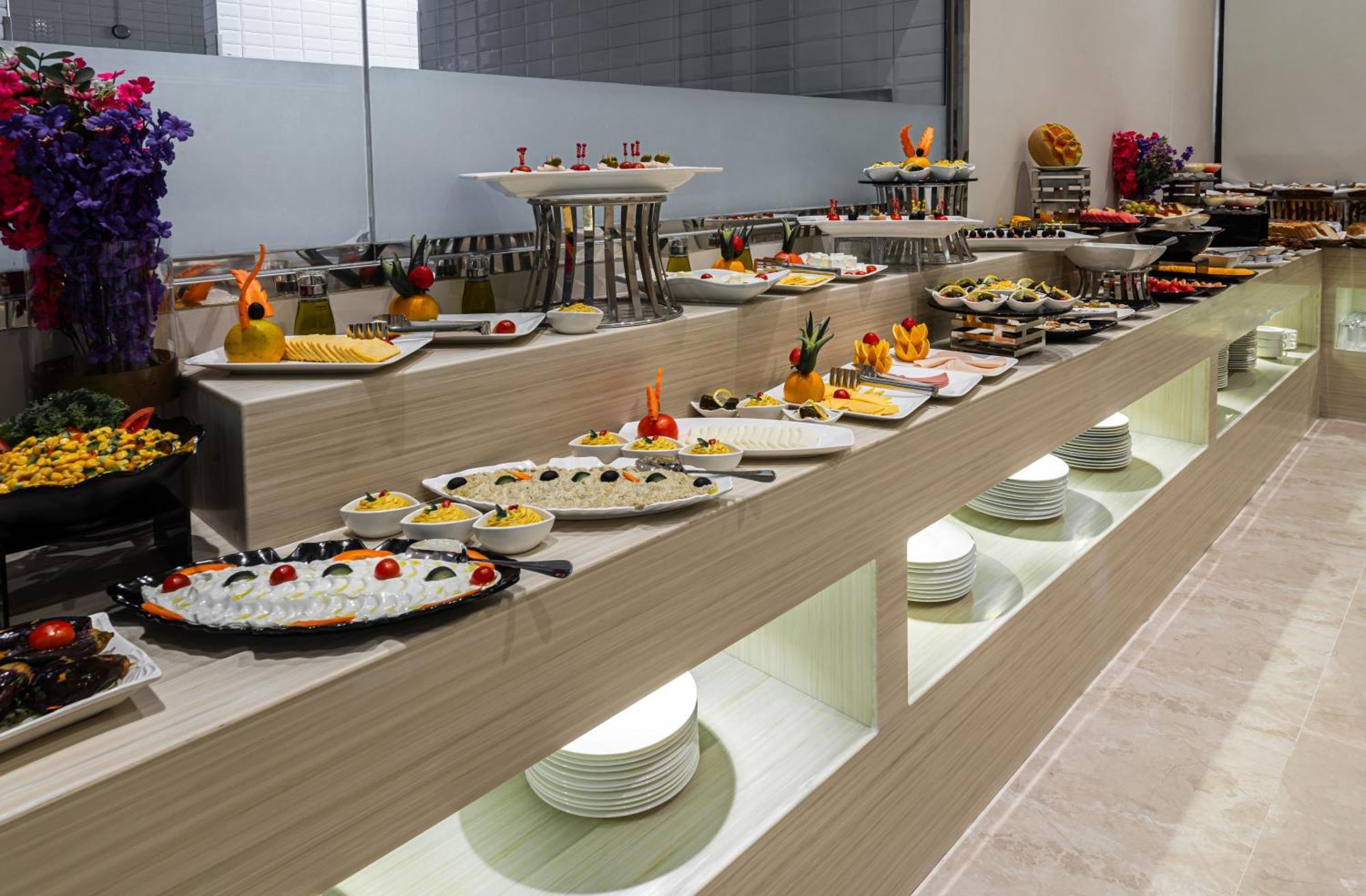 Voyage Hotel & Suites Riyad Extérieur photo