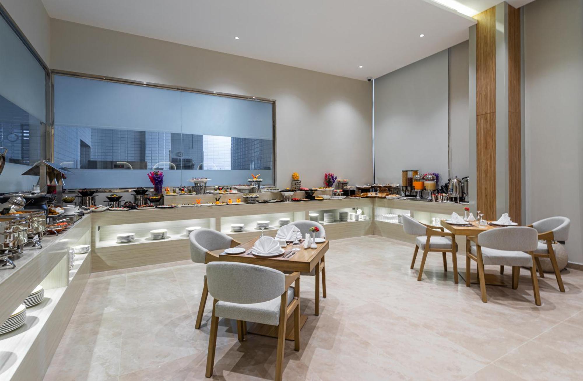Voyage Hotel & Suites Riyad Extérieur photo