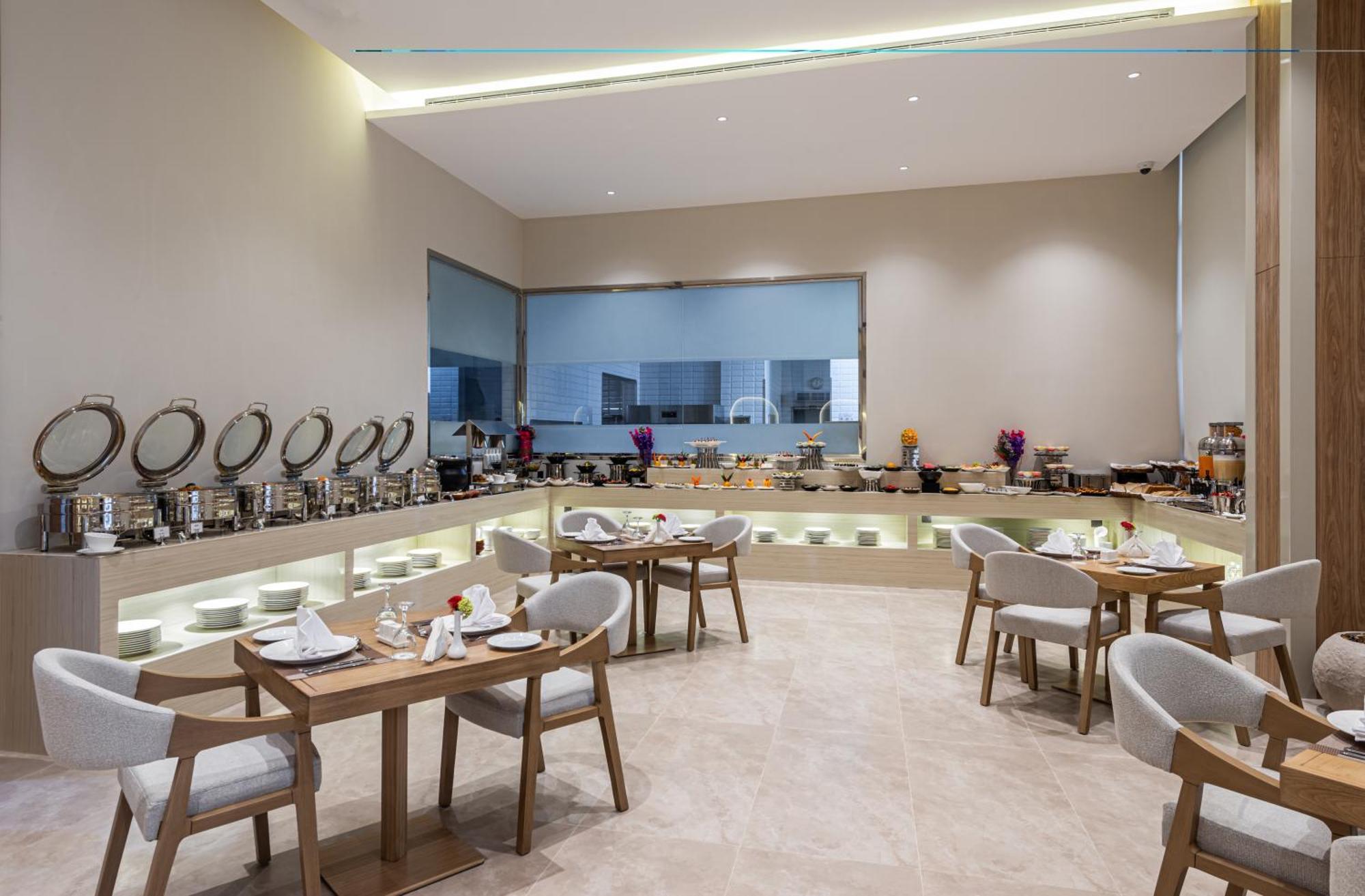 Voyage Hotel & Suites Riyad Extérieur photo