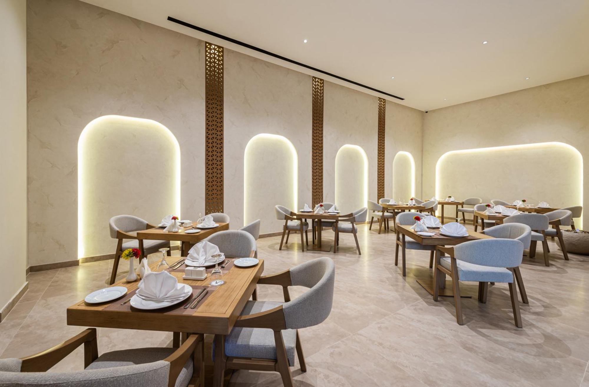 Voyage Hotel & Suites Riyad Extérieur photo